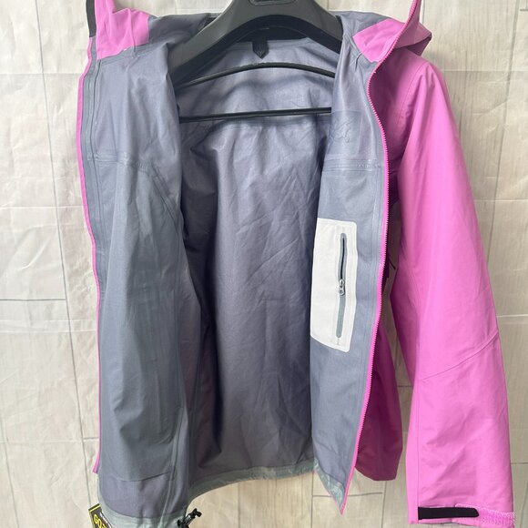 NWT Arc'teryx Women's Gore-Tex Waterproof Jacket - Hiking Ski Outdoor Coat - Picture 2 of 11